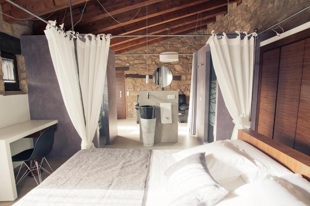 Hotel Restaurante Masia La Torre Mora de Rubielos Room photo